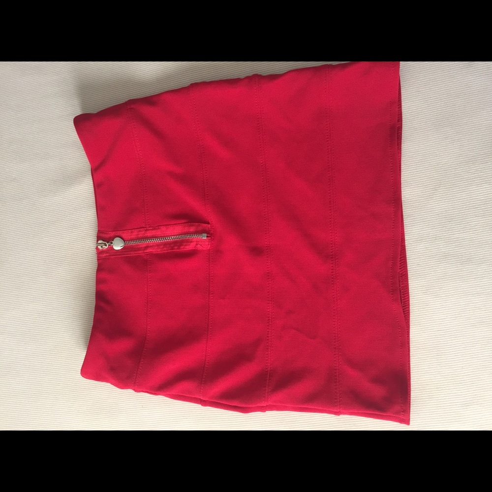 Red mini - Picture 2 of 2